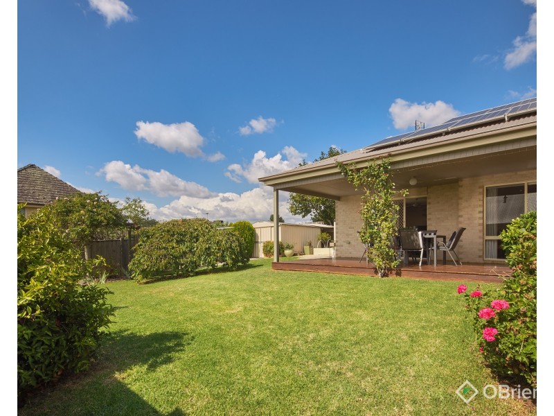 20 Lyndhurst Square, Drouin VIC 3818