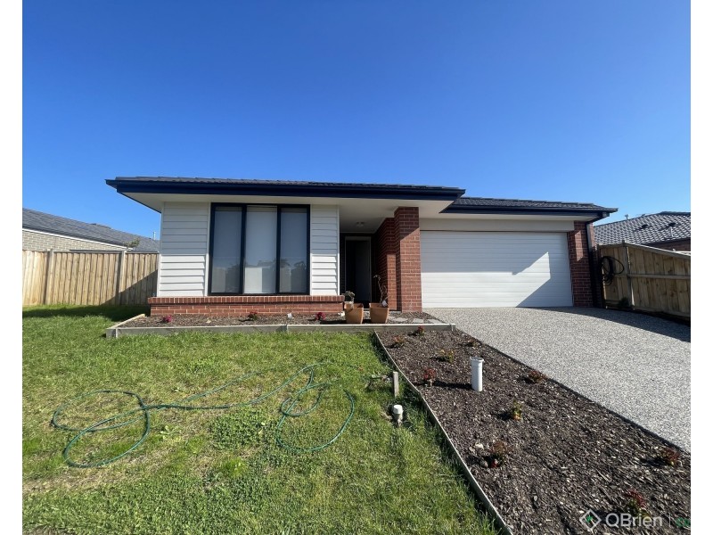 21 Peachtree Drive, Drouin VIC 3818