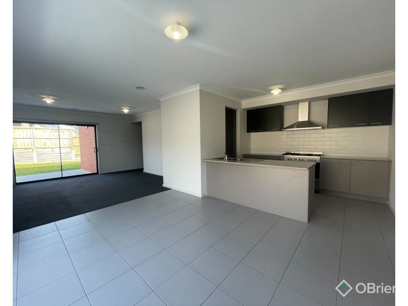 21 Peachtree Drive, Drouin VIC 3818