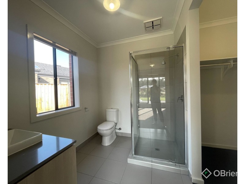 21 Peachtree Drive, Drouin VIC 3818