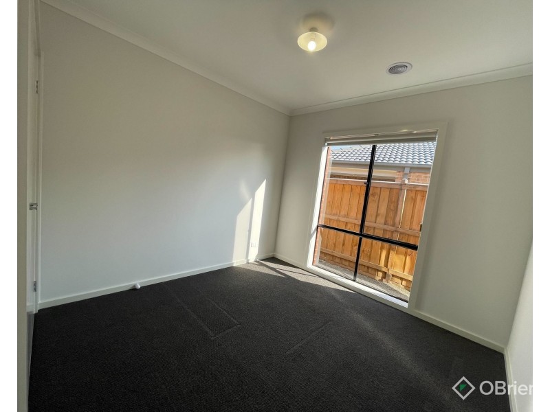 21 Peachtree Drive, Drouin VIC 3818