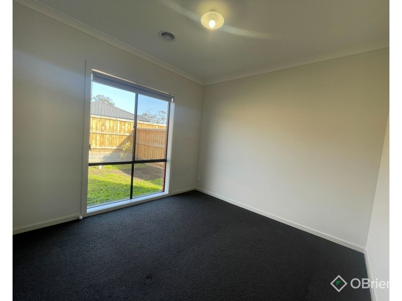 21 Peachtree Drive, Drouin VIC 3818