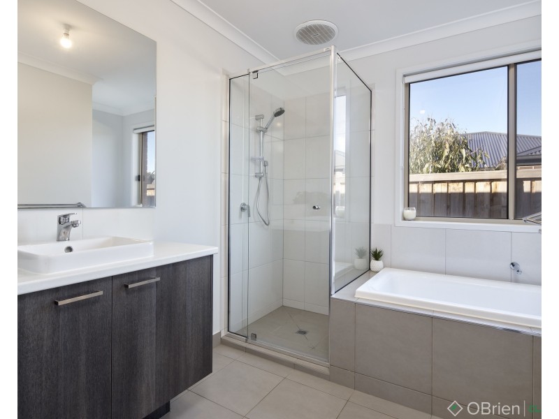 17 Nolan Drive, Warragul VIC 3820