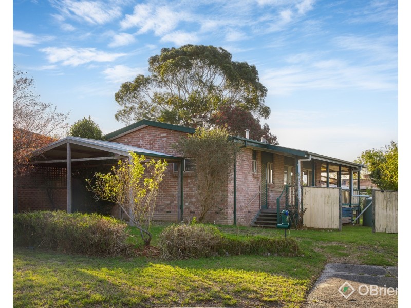 12 Bevan Court, Pakenham VIC 3810