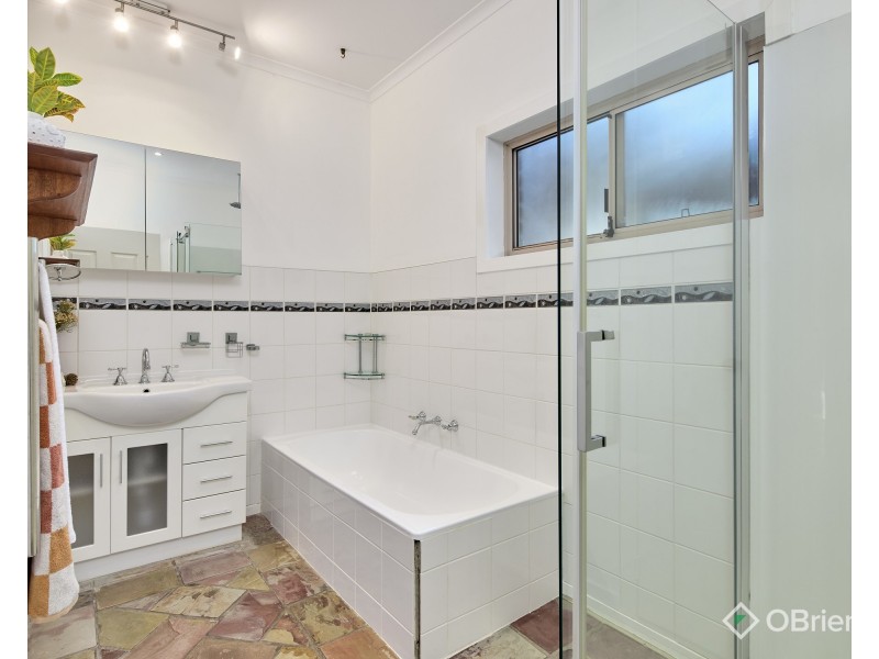 12 Bevan Court, Pakenham VIC 3810