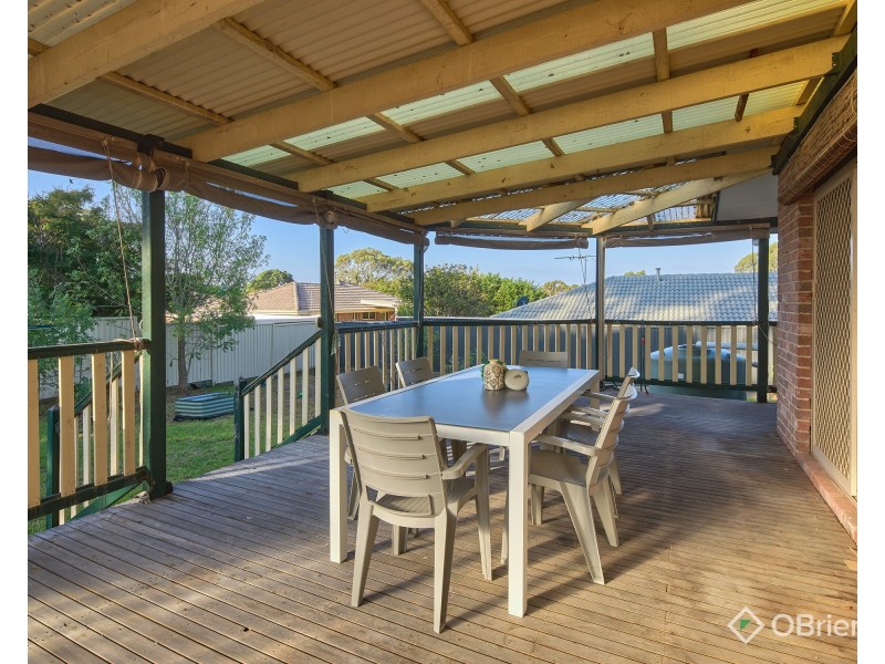 12 Bevan Court, Pakenham VIC 3810