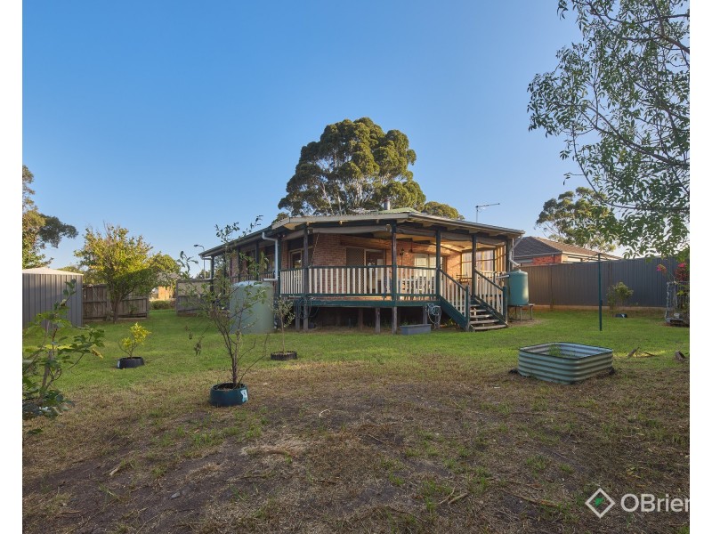 12 Bevan Court, Pakenham VIC 3810