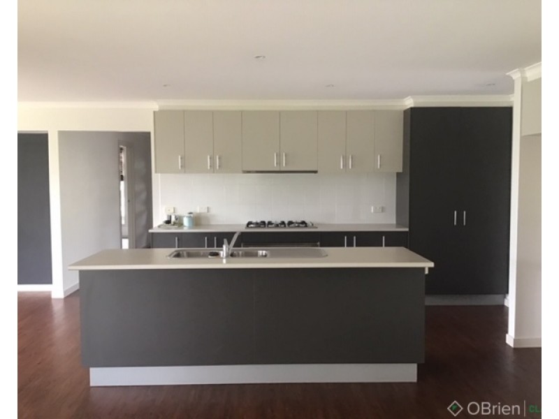 15 Toorongo Street, Drouin VIC 3818