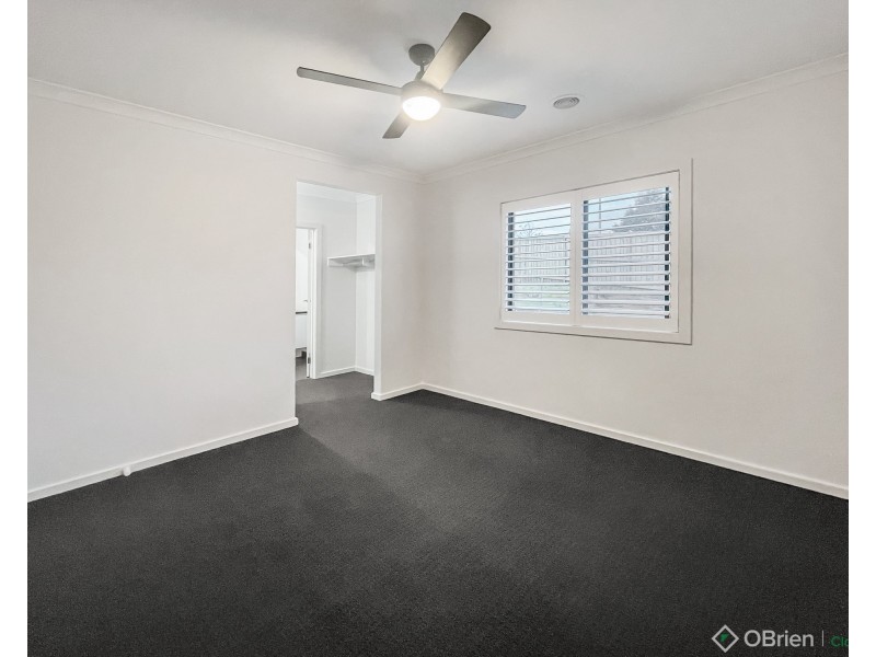 35 King Parrot Boulevard, Drouin VIC 3818