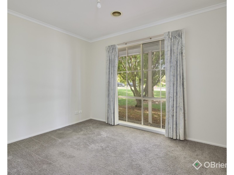 5 Walker Drive, Drouin VIC 3818