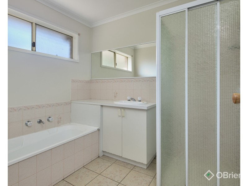 5 Walker Drive, Drouin VIC 3818