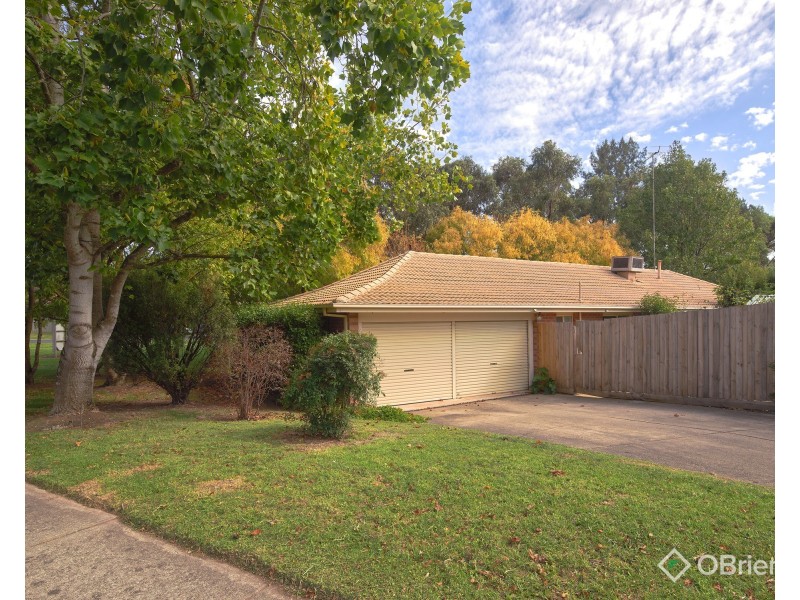 5 Walker Drive, Drouin VIC 3818