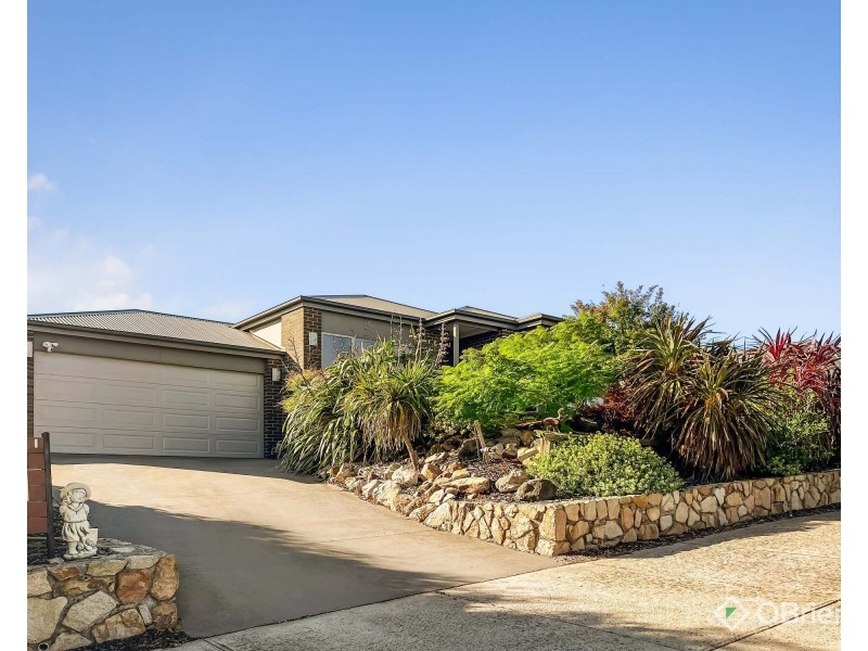 95 Jackson Drive, Drouin VIC 3818