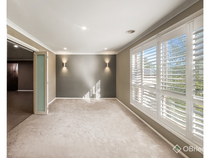95 Jackson Drive, Drouin VIC 3818