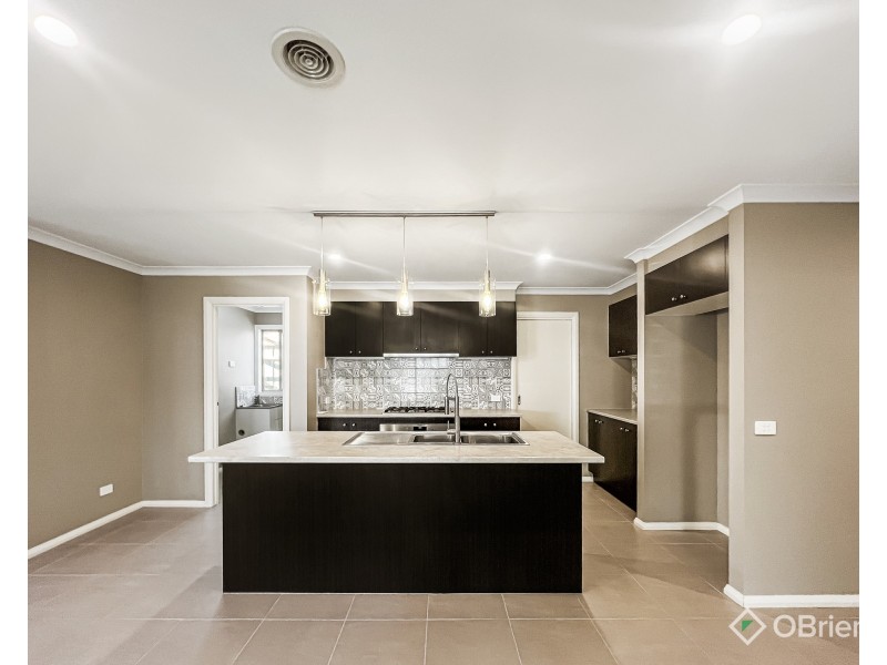 95 Jackson Drive, Drouin VIC 3818
