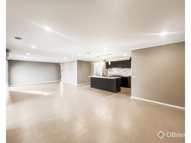 95 Jackson Drive, Drouin VIC 3818