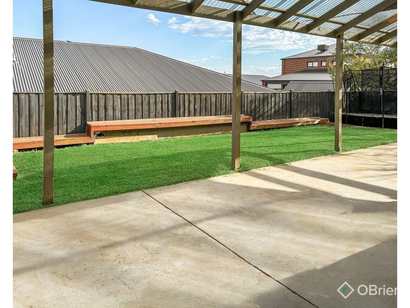 95 Jackson Drive, Drouin VIC 3818