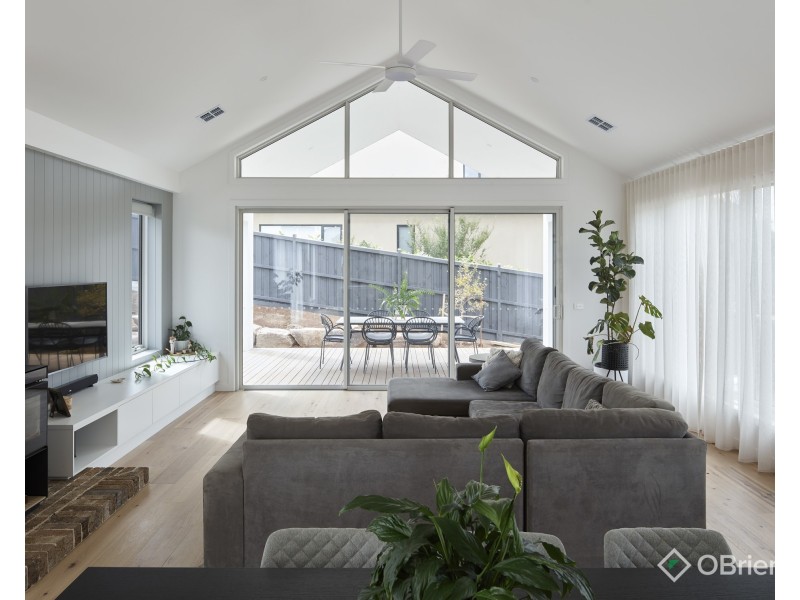 25 Sloane Square, Drouin VIC 3818