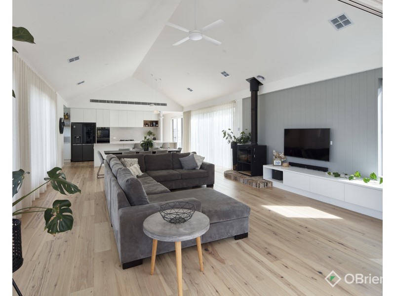 25 Sloane Square, Drouin VIC 3818