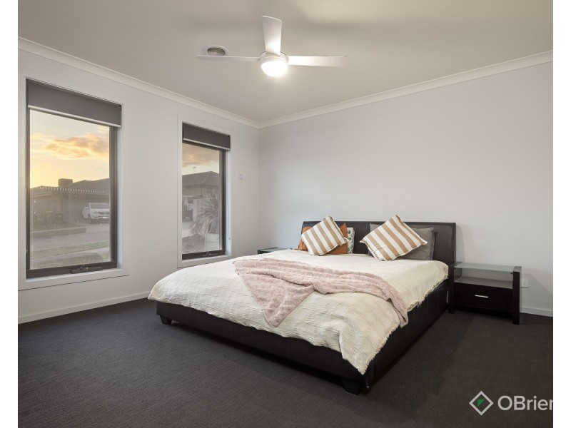 4 Berta Rise, Drouin VIC 3818