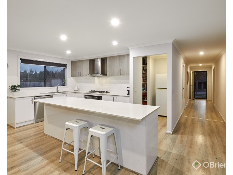 4 Berta Rise, Drouin VIC 3818