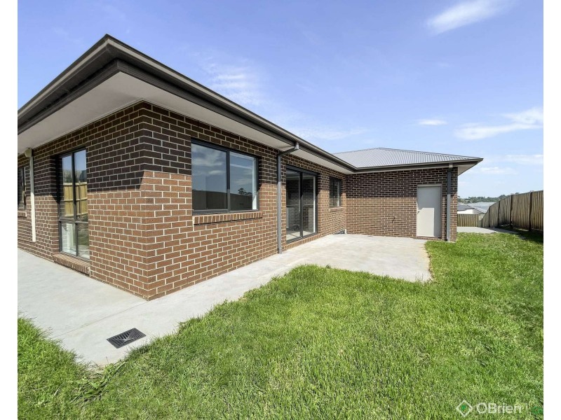 4 Evecta Street, Drouin VIC 3818