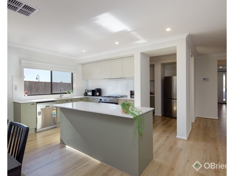 25 Kurrajong Road, Warragul VIC 3820