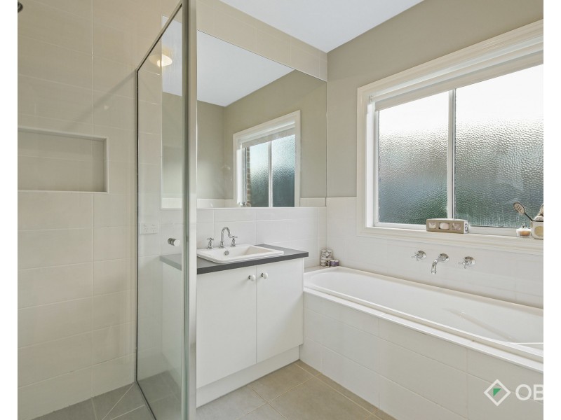 7 Kristan Court, Drouin VIC 3818