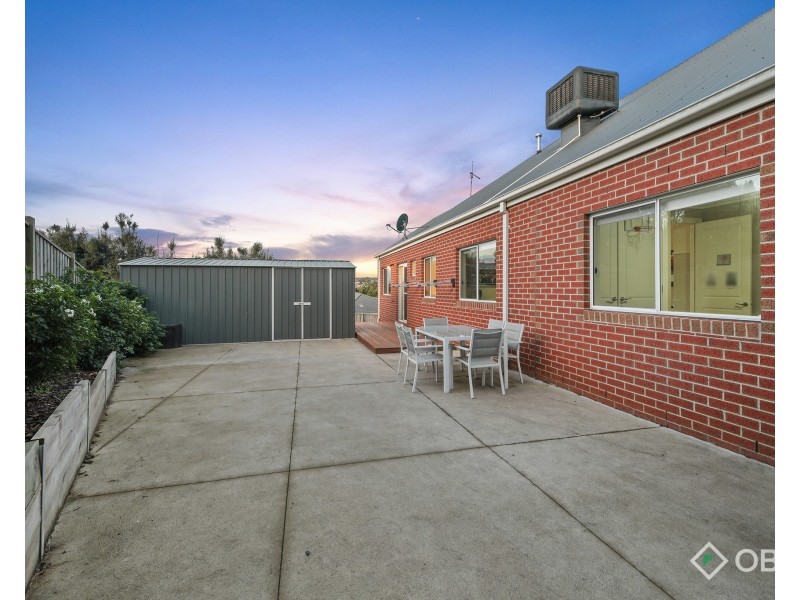 7 Kristan Court, Drouin VIC 3818