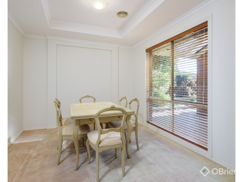 4 Hakea Court, Drouin VIC 3818