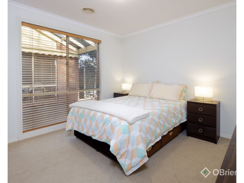 4 Hakea Court, Drouin VIC 3818