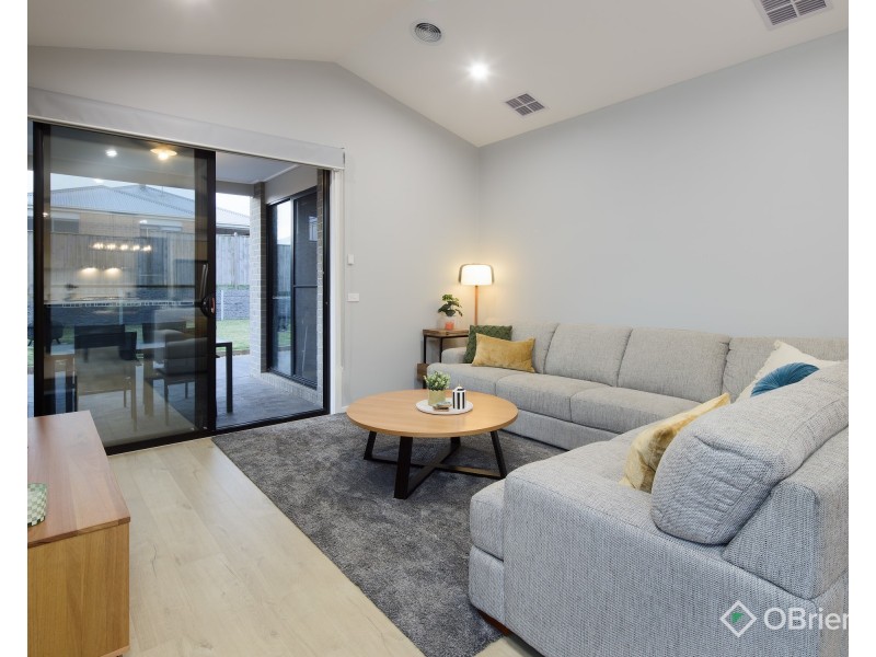 21 Sadleria Street, Drouin VIC 3818