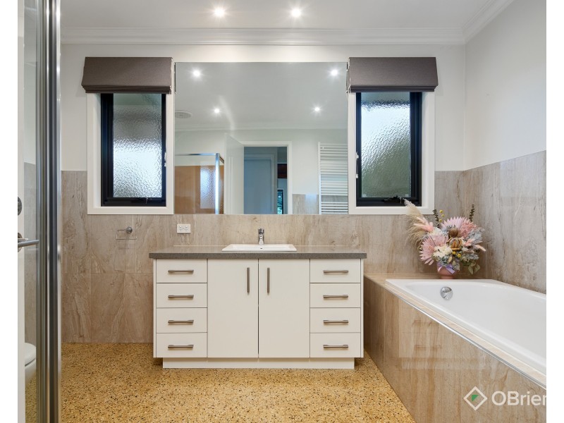 35 Home Road, Nar Nar Goon VIC 3812
