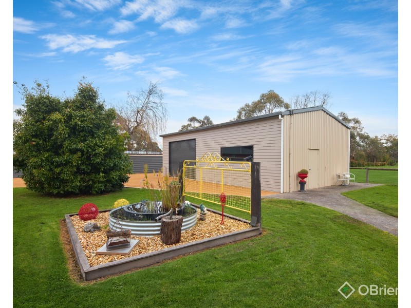 35 Home Road, Nar Nar Goon VIC 3812