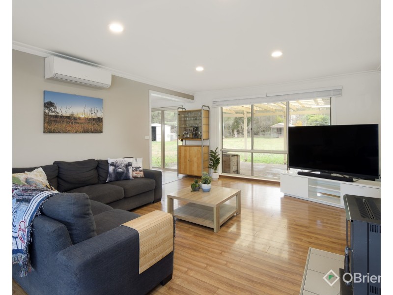 8A Fairway Drive, Drouin VIC 3818