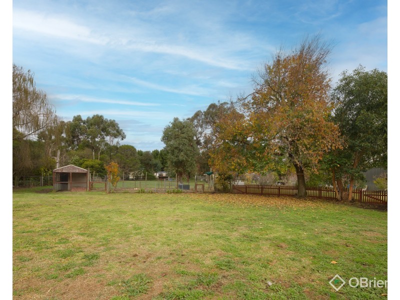 8A Fairway Drive, Drouin VIC 3818