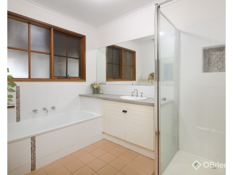 3 James Court, Drouin VIC 3818