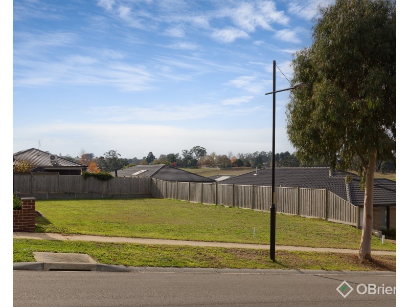 13 Wattleglade Avenue, Warragul VIC 3820