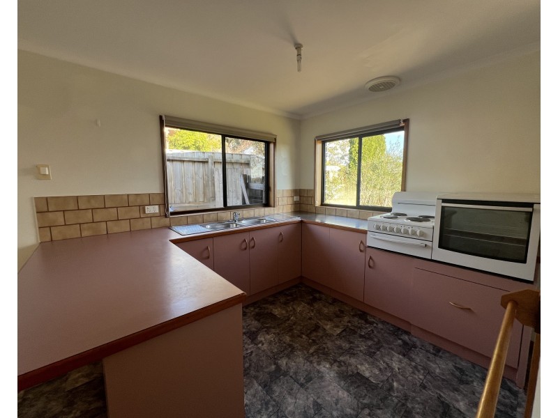 4 Tracie Court, Drouin VIC 3818