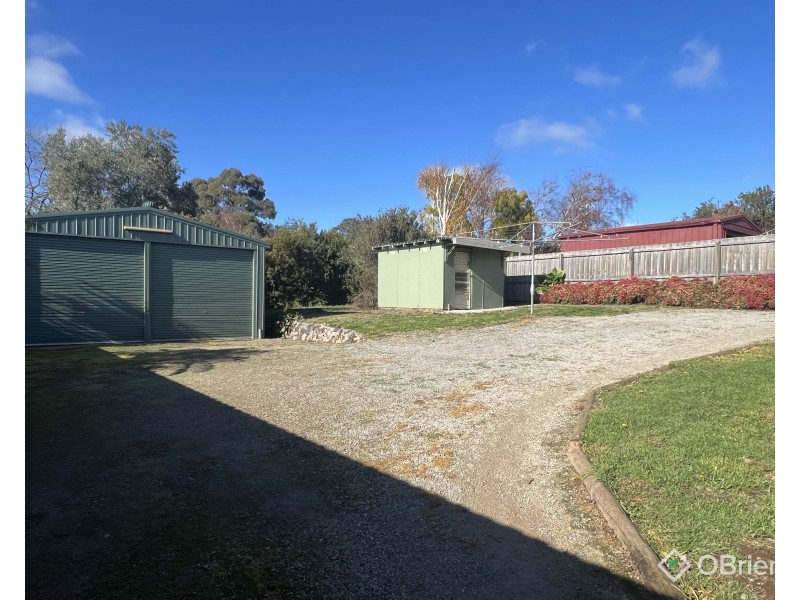 4 Tracie Court, Drouin VIC 3818