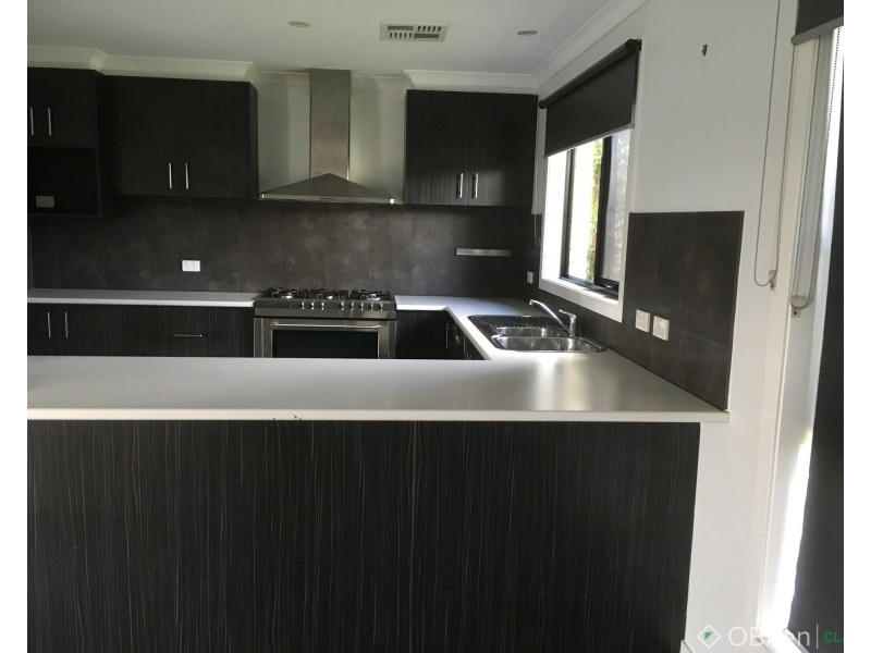 24 Bladen Street, Warragul VIC 3820