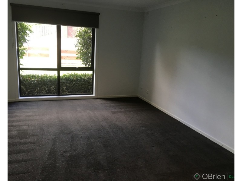 24 Bladen Street, Warragul VIC 3820