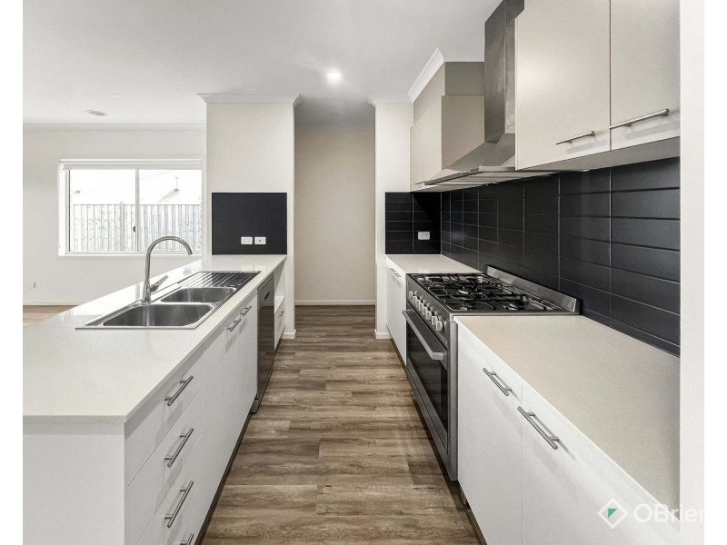 18 Hart Drive, Warragul VIC 3820