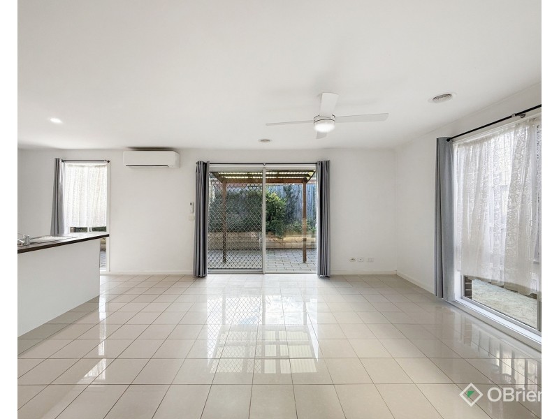 6 Hatfield Drive, Drouin VIC 3818