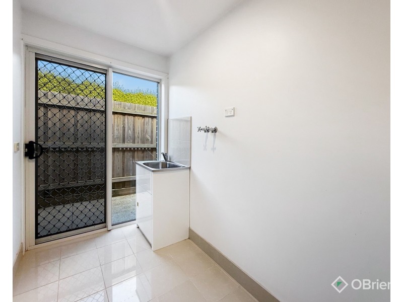 6 Hatfield Drive, Drouin VIC 3818