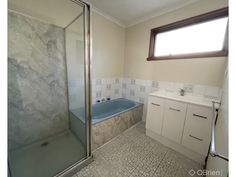1/1A Archibald Crescent, Warragul VIC 3820