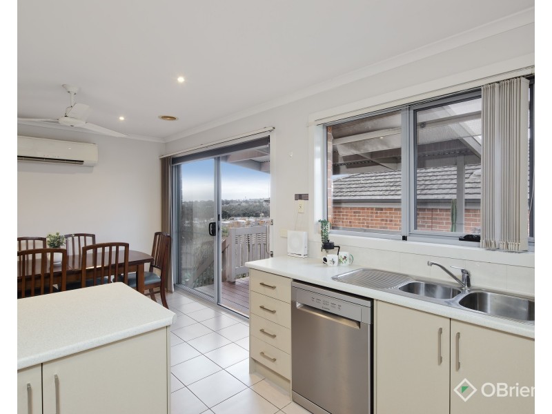 4/14 Janine Court, Drouin VIC 3818