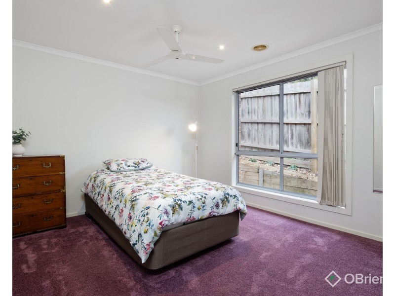 4/14 Janine Court, Drouin VIC 3818