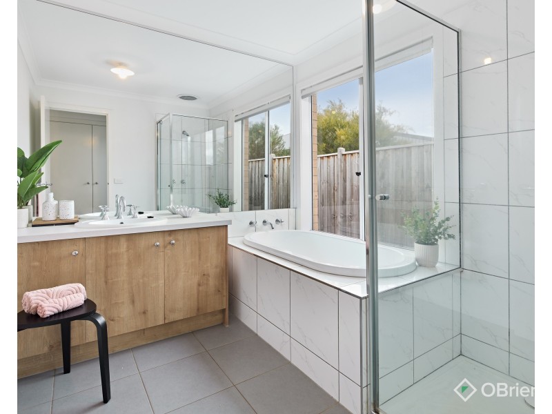 6 Winslow Crescent, Warragul VIC 3820