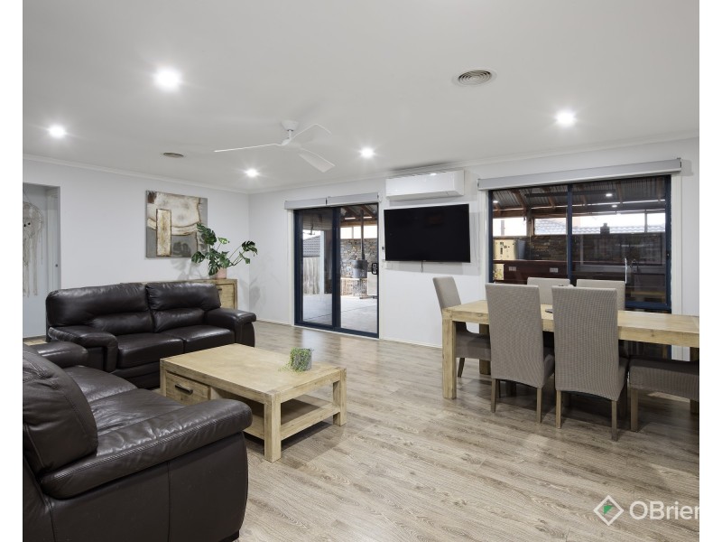 3 Hatfield Drive, Drouin VIC 3818